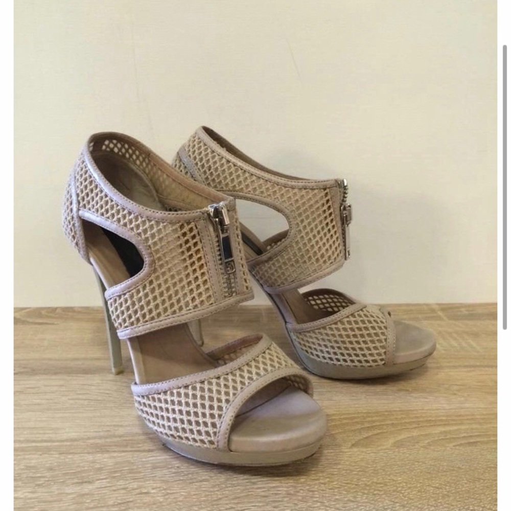 Burberry nude platform sandal